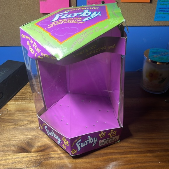 1998 Furby With Box - Picture 8 of 10